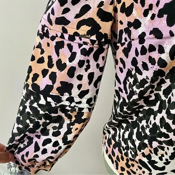 Veronica Beard Ramona Leopard Silk Blend V-Neck 3/4 Sleeve Top Size 2 - Picture 7 of 15